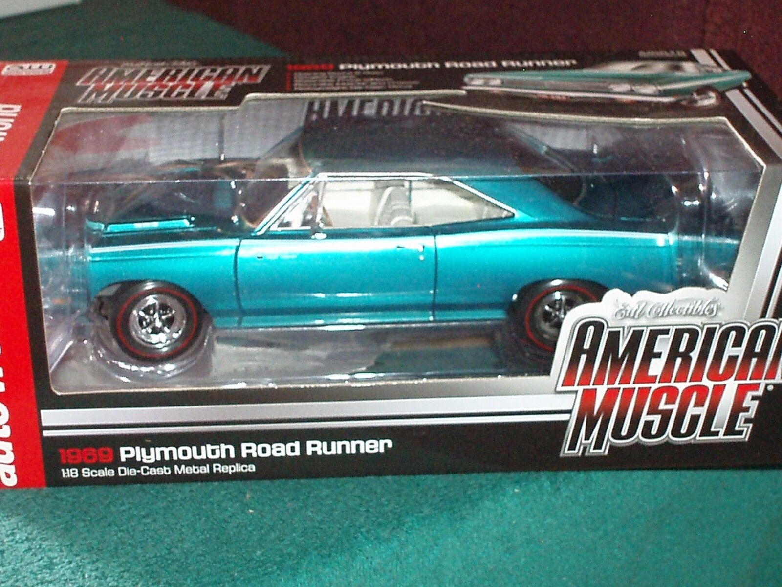 ERTL AUTO WORLD 1969 PLYMOUTH ROAD RUNNER 1 18 ERTL AUTO WORLD 1969 PLYMOUTH ROAD RUNNER 1 18