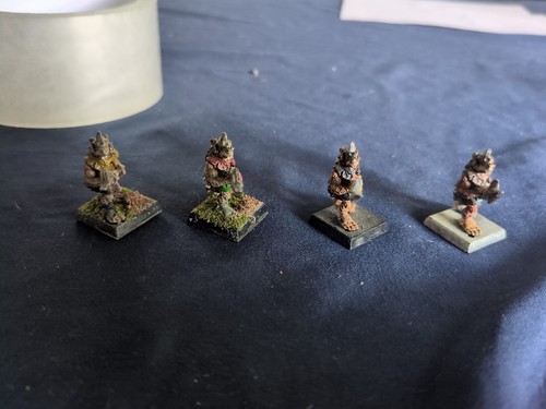SKAVEN CLANRAT e Metal C47 Chaos Ratmen Army Clan Rat Warhammer 1980s X 4 - Picture 2 of 5