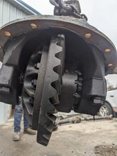 Eaton Spicer 21060D Rear Differential Carrier 5.29 Ratio Locker 7582634C91