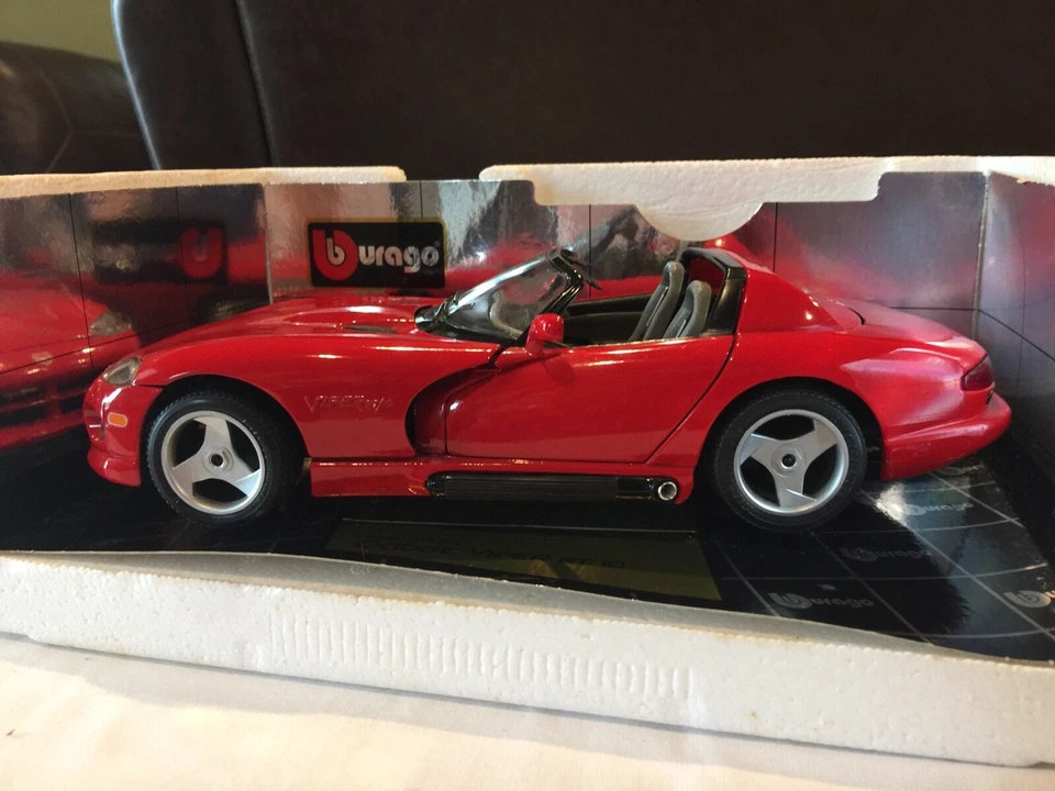 Bburago 道奇 Viper RT/10 (1992) 跑车黄金系列 1: 18 比例 3325 很好 — 第 2/4 张图片