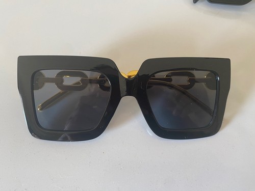 Vintage Style Women’s Sunglasses - Oversized Black Gold Leopard Cat Frame - Picture 3 of 12