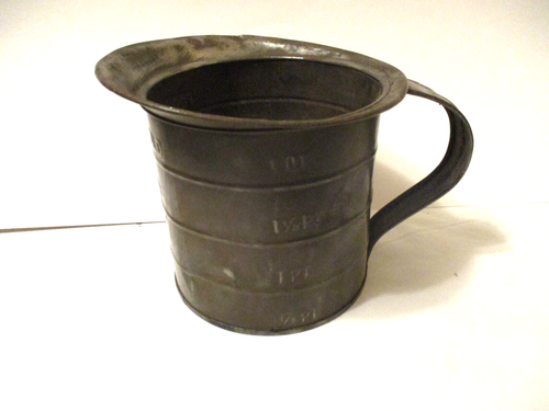Vintage Metal 1 Quart Measuring Cup - Picture 1 of 10