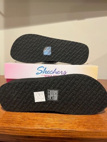 Skechers Yoga Foam Woman's Embellished Flip Flops Size 10 - Picture 3 of 5