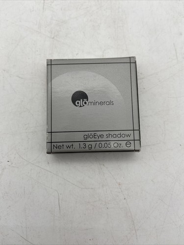 Glominerals Eyeshadow Eye Shadow Single - 1.3 g / 0.05 Oz. - berry - Picture 5 of 6