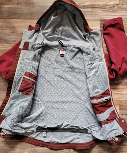 Patagonia Full Zip Burgundy Red Hooded Jacket Women's Size S PreOwned - Picture 5 of 13