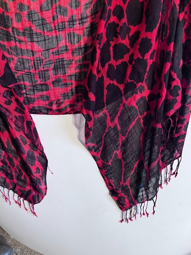 Womens Black Red Animal Print Rayon Fringed Wrap Shawl Scarf 22x70 2 in fringe - Picture 2 of 3