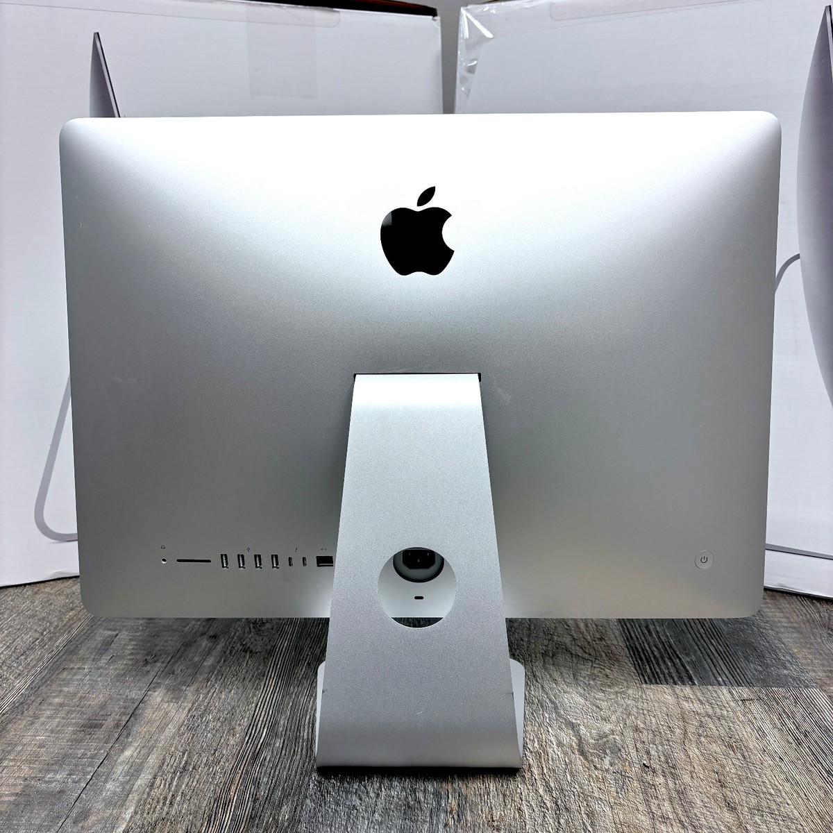 2017 iMac 21.5 Inch | 2.3 GHz Core i5 | 1TB Storage | 16GB