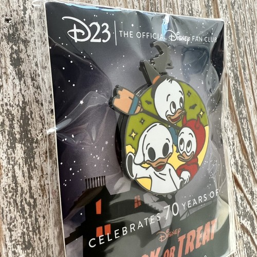 D23-Exclusive Trick or Treat 70th Anniversary Commemorative Pin Limited Edition - Picture 2 of 5