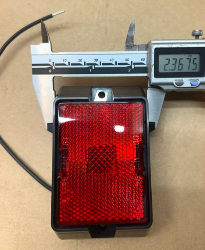PETERSON Red Side Marker Light DOT AP2-94 With Reflex Model 115 P/N 440151 - Picture 8 of 8