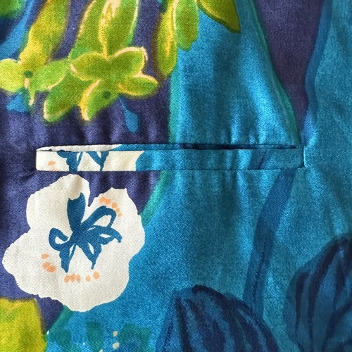 True Vintage REEF Hawaiian Shirt Blue Yellow Green White Flowers Made in Hawaii - Picture 5 of 10