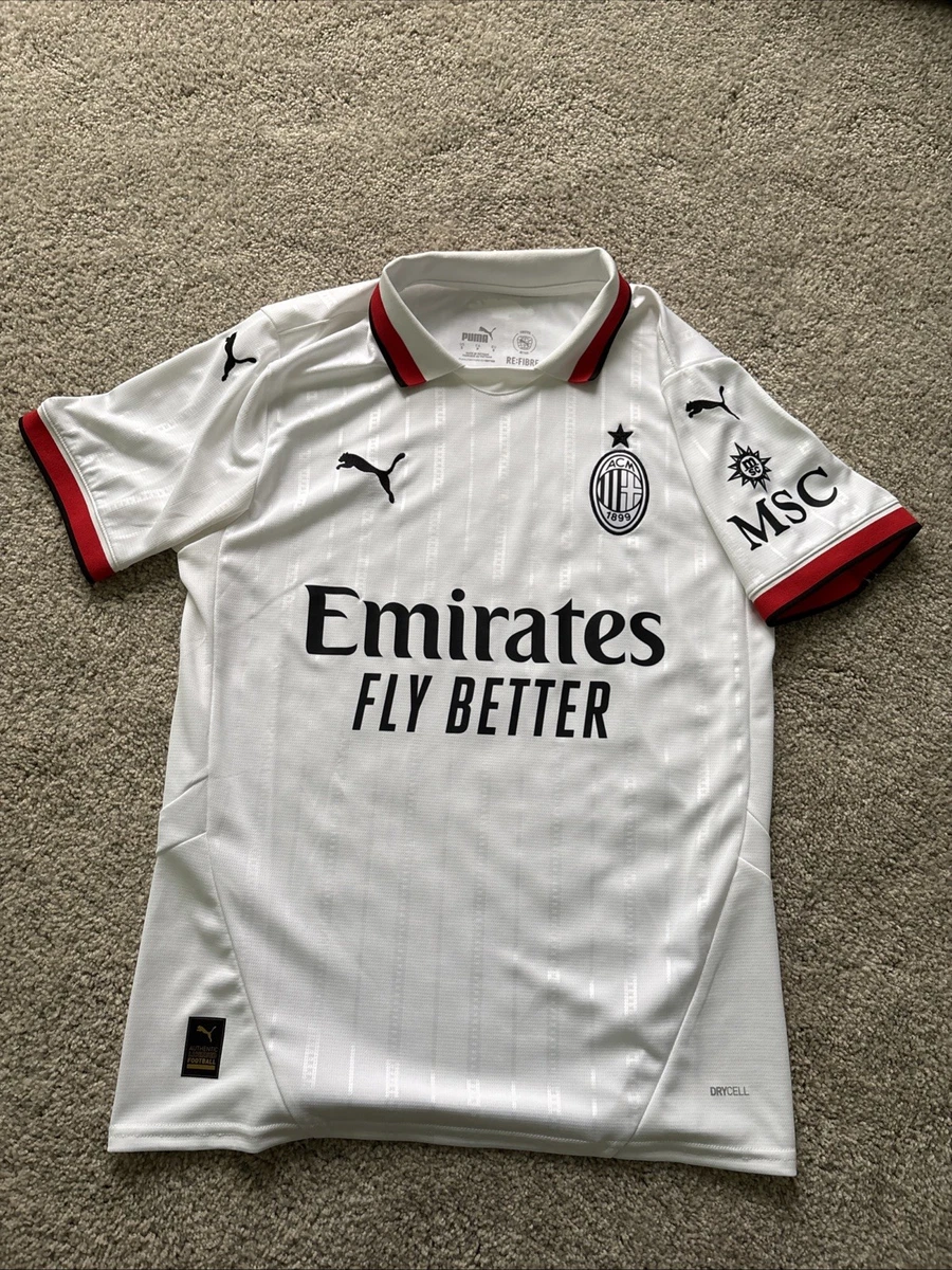 La Première Photo De Zlatan Ibrahimovic Avec Son Nouveau Maillot Du Mi