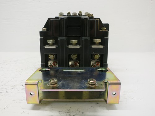 Allen Bradley 509-DOD Size 3 Motor Contactor 240V Coil 90A 509-D0D 3-5 Pole A-B - Picture 6 of 9