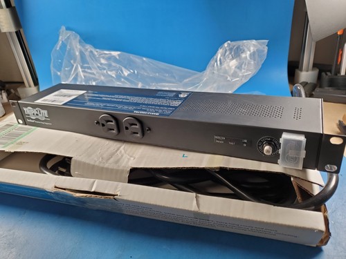 Tripp-Lite IBAR12-20T 15 Fuß 12 Steckdosenleiste Steckdosenleiste 20 Amp mit Überspannung - Bild 3 von 4