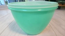 Vintage Tupperware 679 Jadeite Green Crisp-it Lettuce Keeper w/Seal 680 No Spike