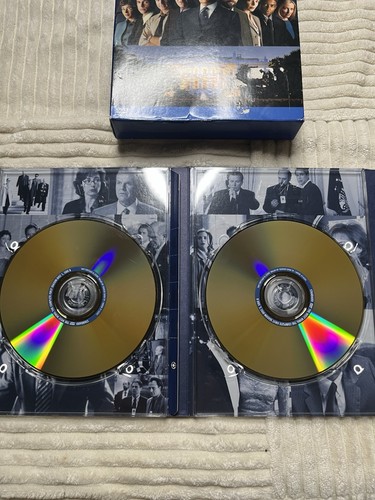 The West Wing Complete Seasons 1 & 2 DVD Box Set - Picture 7 of 12