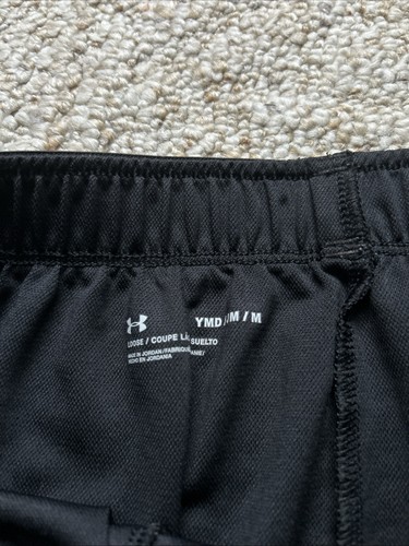 Under ARMOUR Girls Shorts Size M - Picture 2 of 3