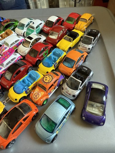 Volkswagen Lot of 48 Johnny Lightning & Matchbox - Ghia, Beetle & Concept & Case - Picture 2 of 14