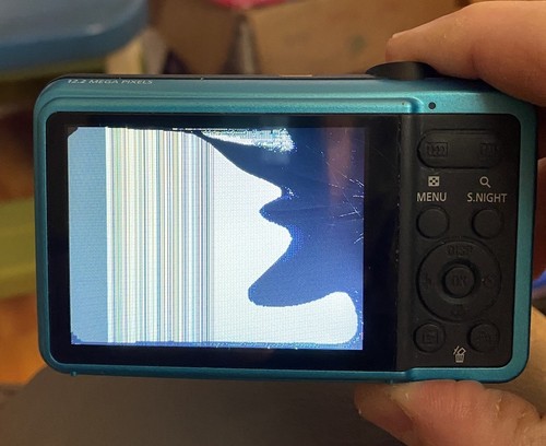 Samsung SL605 12.2 MP Digital Camera For Parts Screen Needs Repair - Picture 8 of 15