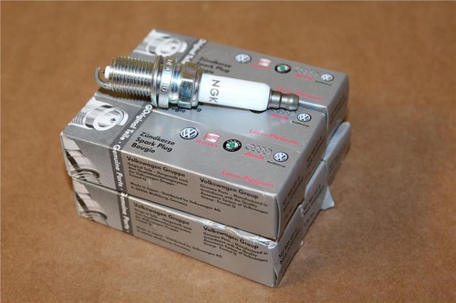 101905611G Spark Plugs Set of 6 VW Touareg Audi Q7 CHECK FIRST New Genuine  - Picture 1 of 2
