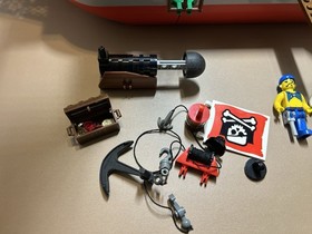 LEGO 7075: Captain Redbeard's Pirate Ship INCOMPLETE