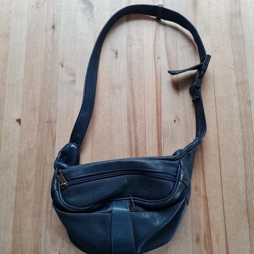 BREE Ledertasche Dunkelblau Crossbody Schultertasche hochwertig klassisch - Bild 2 von 7