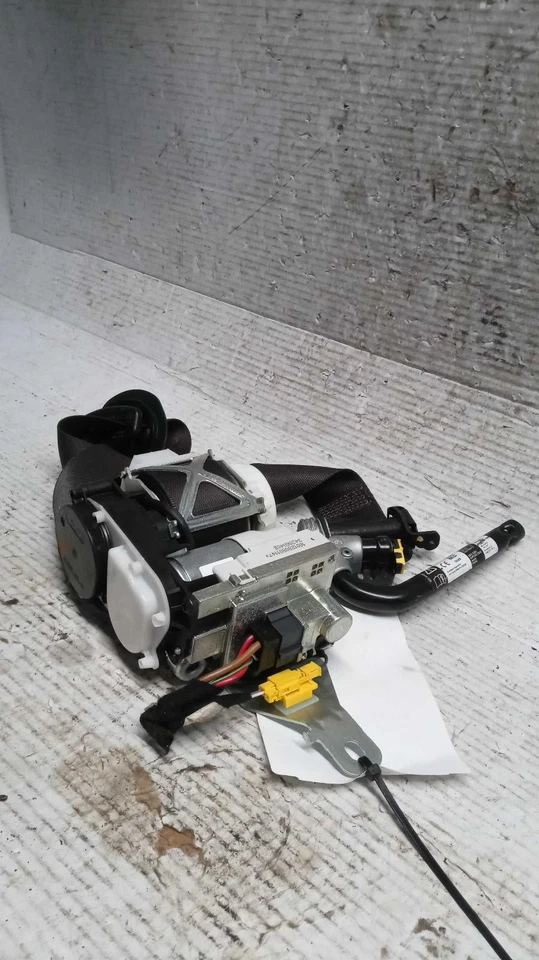 2016 Mercedes-Benz GLE-Class Used Seat Belt OEM White 1668601500 4DR Foto 2 de 4