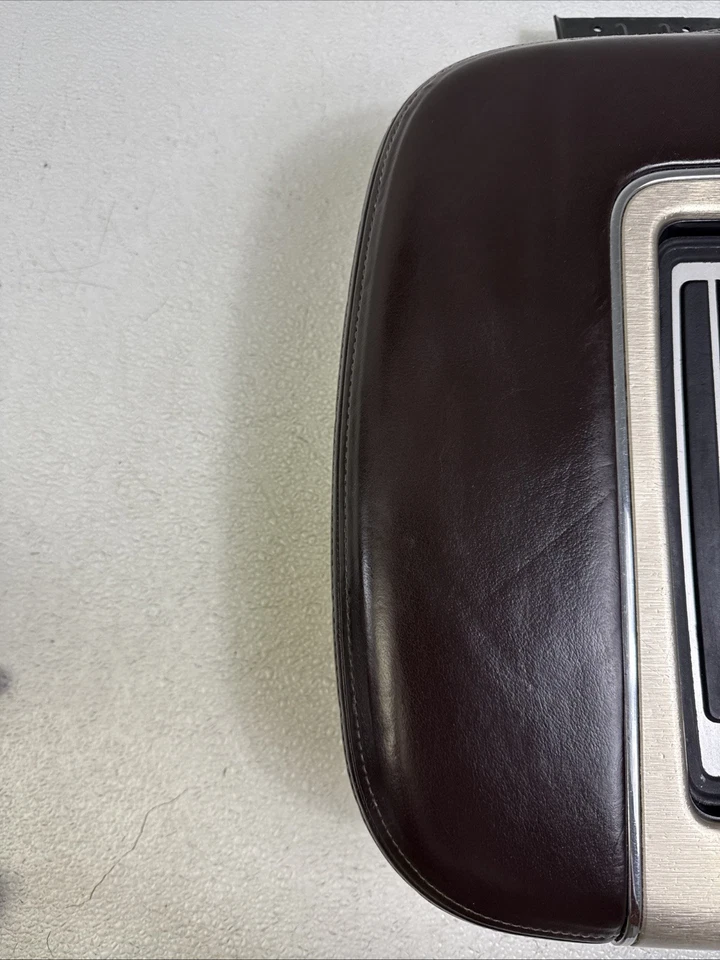Cadillac Escalade Platinum 2010-2014 consola central tapa/almacenamiento Cubby OEM marrón Foto 2 de 4