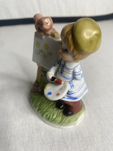 4” Young Child Artist Painting Easel Squirrel Signed Ceramic Figurine - Picture 5 of 8