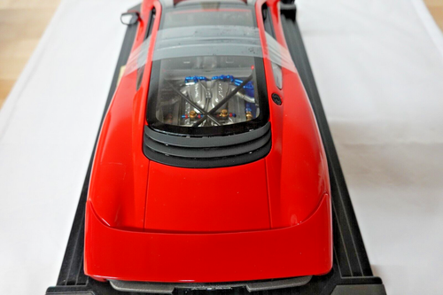 Maisto 33201R 1992 Red Jaguar XJ220 1:12 Scale - Picture 6 of 13