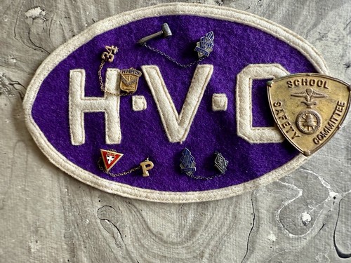 School Patch Loaded with Metal Pins 1930's HVC Band Safety Clarinet Boy's League - Imagen 1 de 7