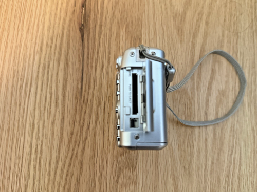 Kodak EasyShare C663 6.1MP Digital Camera - Silver - PARTS with USB Cable - Picture 5 of 9