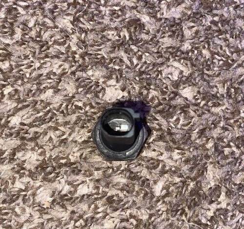 2011-2018 Audi S5 S6 Quattro 4.0L Engine Motor Oil Pressure Switch Sensor OEM - Picture 4 of 5