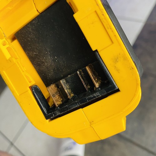 DEWALT DCS381 20V Variable Speed Reciprocating Saw  Tool Only - Picture 5 of 7