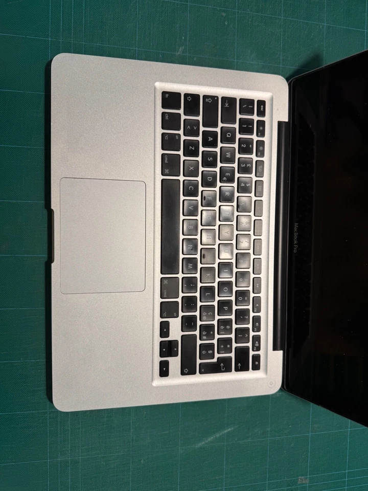 Apple MacBook Pro 13,3" 2010 Intel Core 2 Duo 4GB RAM da Testare, foto 4 di 5
