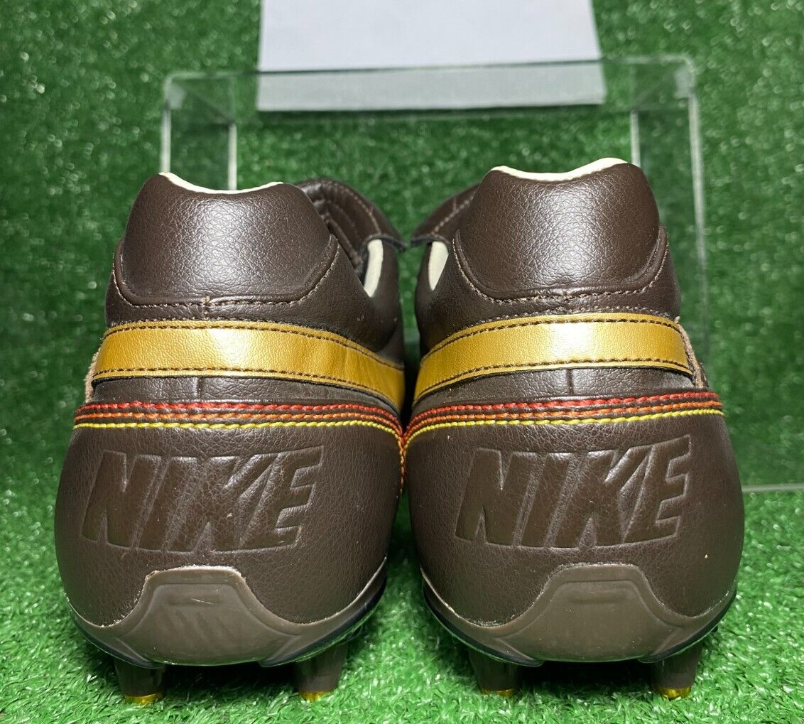 新品未使用Nike Tiempo Guri IC 28.5cmブラウン Nike Tiempo GURI SG PRO Legend brown gold R10 Ronaldinho Leather