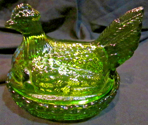 Vintage 5 1/2" H X 4 1/2" W X6"L 1970s Green Glass "Hen On Nest" Candy Container