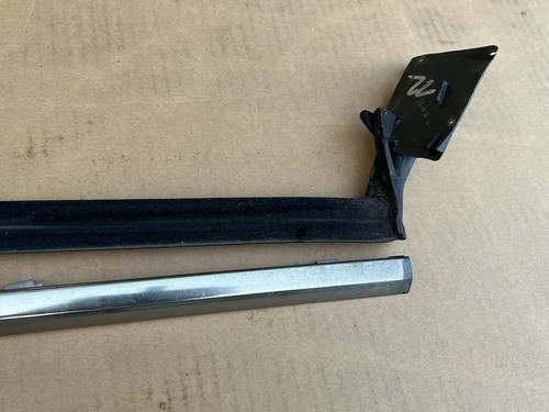 🥇90-02 MERCEDES R129 SL FRONT LEFT DOOR WINDOW WEATHER STRIP MOLDING TRIM OEM - Picture 5 of 7