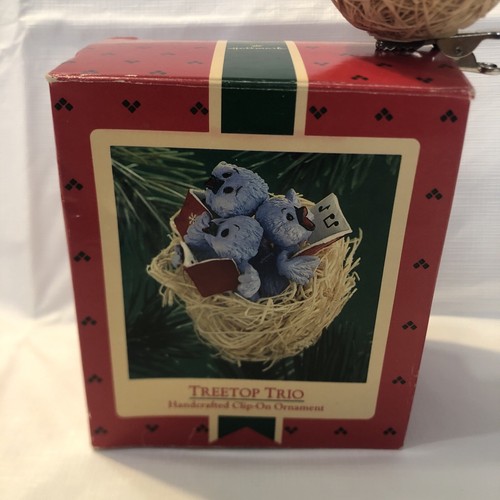 Vintage 1986 Hallmark Treetop Trio Blue Birds In Nest Singing Clip On Ornament - Picture 3 of 6