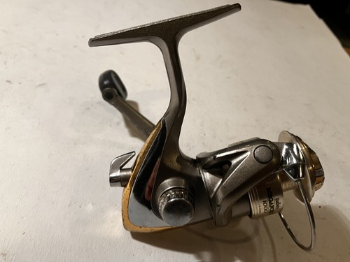 Carrete giratorio Daiwa Megaforce 1000C vintage - usado ESTADO - SE VE BIEN - Imagen 2 de 23