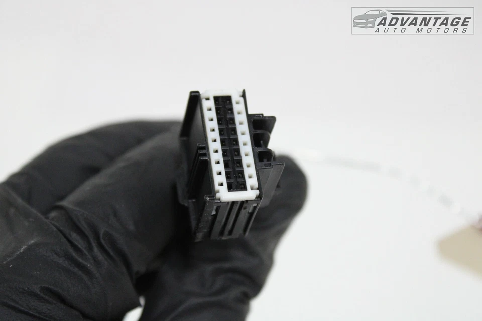 2015-2020 CHEVROLET SUBURBAN FRONT PASSENGER SIDE SEAT WIRING WIRE HARNESS OEM - Image 4 of 4