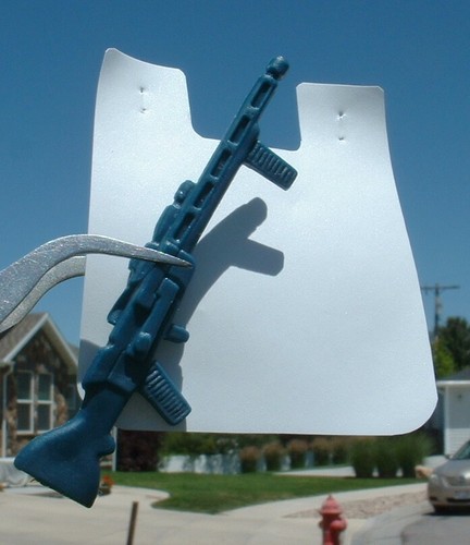 NICE REPRO Cape & UNPAINTED Rifle Weapon Hoth Snowtrooper Vintage Star Wars - Picture 1 of 3