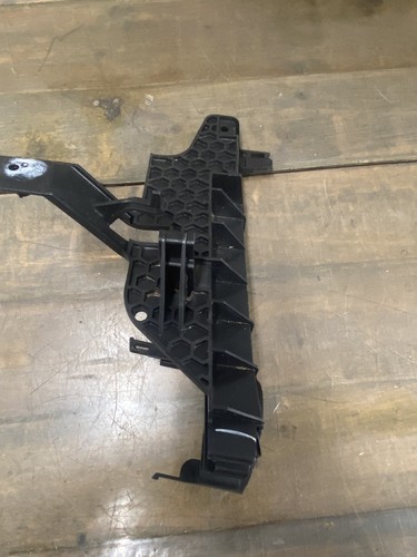 2009-19 FORD FLEX LEFT FRONT DOOR LOCK BRACKET NEW OEM BA83-74218B51-AA - Picture 3 of 4