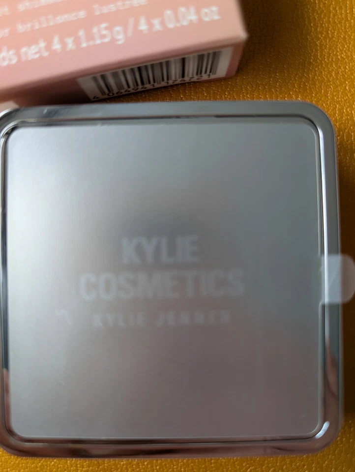 Kylie Cosmetics Cosmic 2.0 Eyeshadow wet shimmer quad . - Image 4 of 4