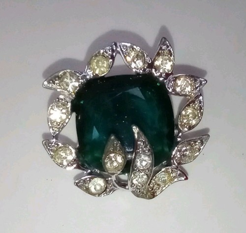 Signed Sarah Coventry Holiday Ice Emerald Green Stone Earrings and Brooch set - Picture 3 of 8