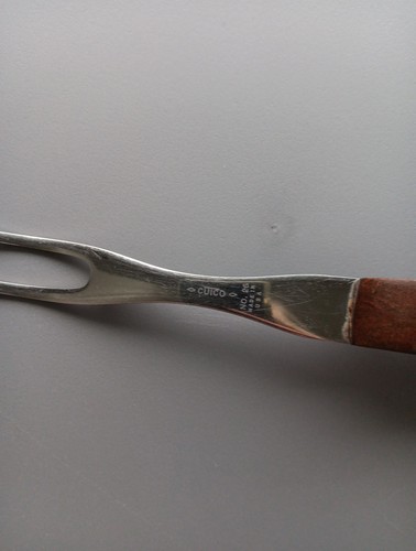 Vintage Cutco Carving Turning Fork No. 26 Brown Marbled Handle Made in USA 10" - Picture 3 of 7