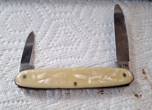 Vintage A & A Pauls (pauls bros) Germany Rost Frei Pearlite 2 Blade Pocket Knife - product listing photo