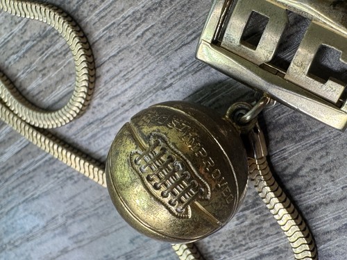 Vintage Basketball Charm Pendant Clip Most Improved DC Golden  - Imagen 2 de 7