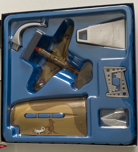 Corgi US35207 P40 Kittyhawk ET953 No.3 Sq RAAF Sq Ldr Bobby Gibbes Egypt 1:72 - Picture 8 of 17