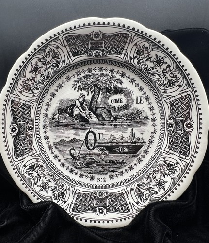 GIEN France Rebus Picture Puzzle Plate #2 Black & White 7 3/4"