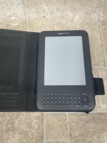 Amazon Kindle Keyboard D00901 3rd Generation 4GB, WiFi + 3G - Picture 10 of 12